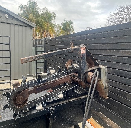 Kanga Standard Trencher